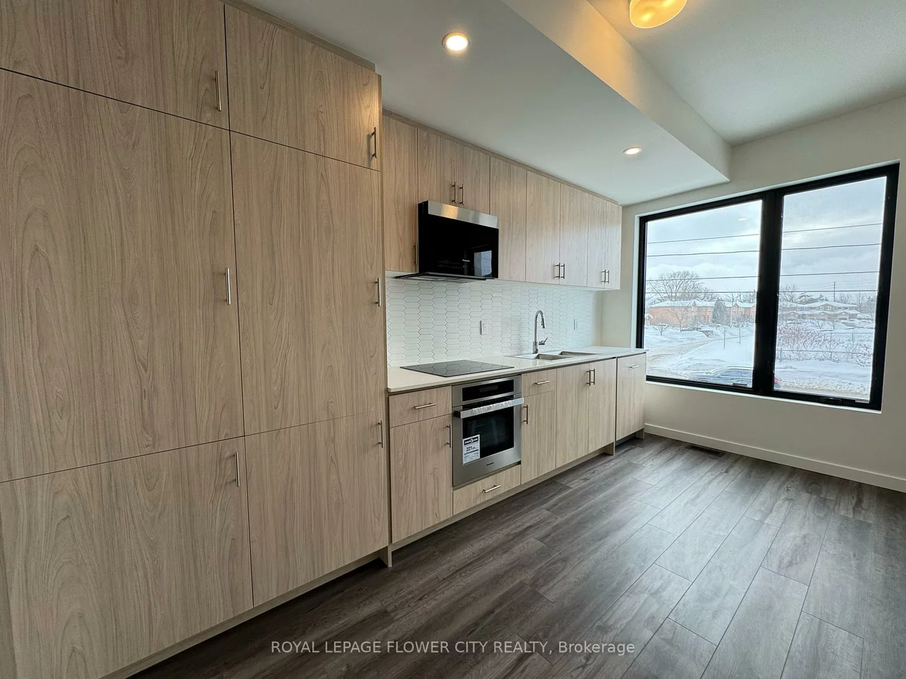 9, Rainwater, Holly, Barrie