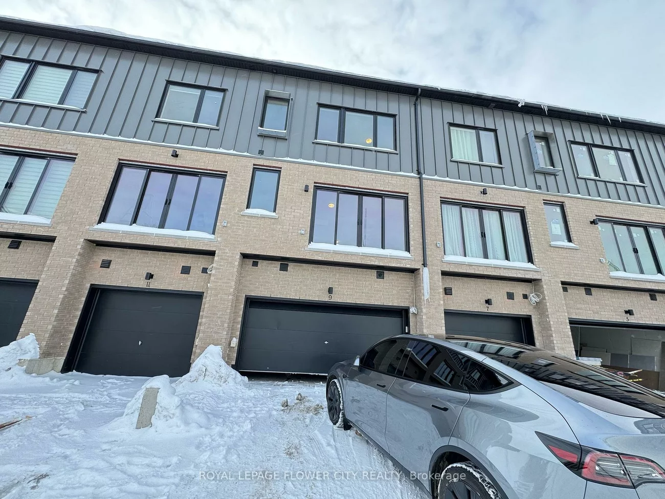 9, Rainwater, Holly, Barrie