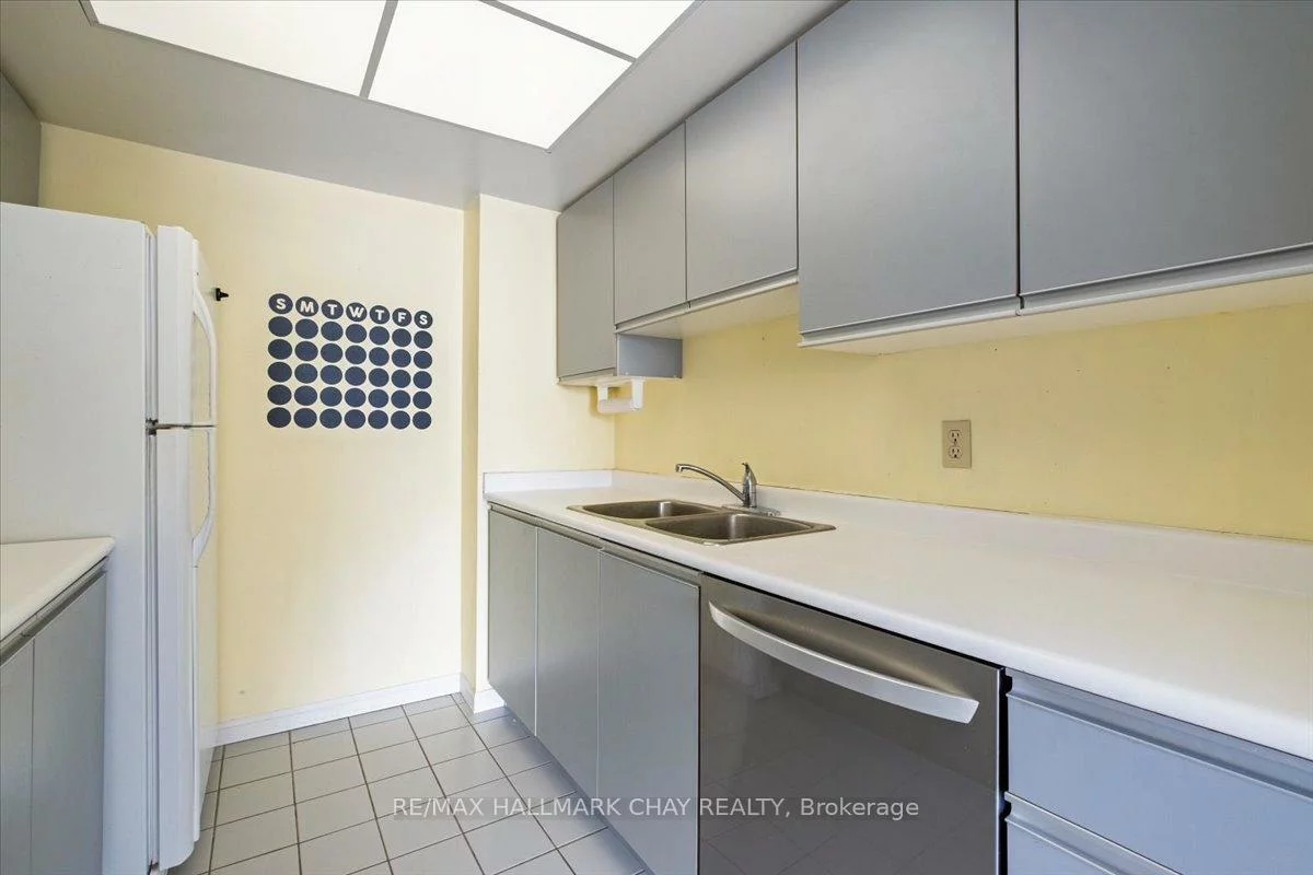 65, ELLEN, City Centre, Barrie