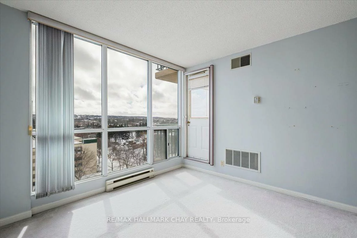 65, ELLEN, City Centre, Barrie