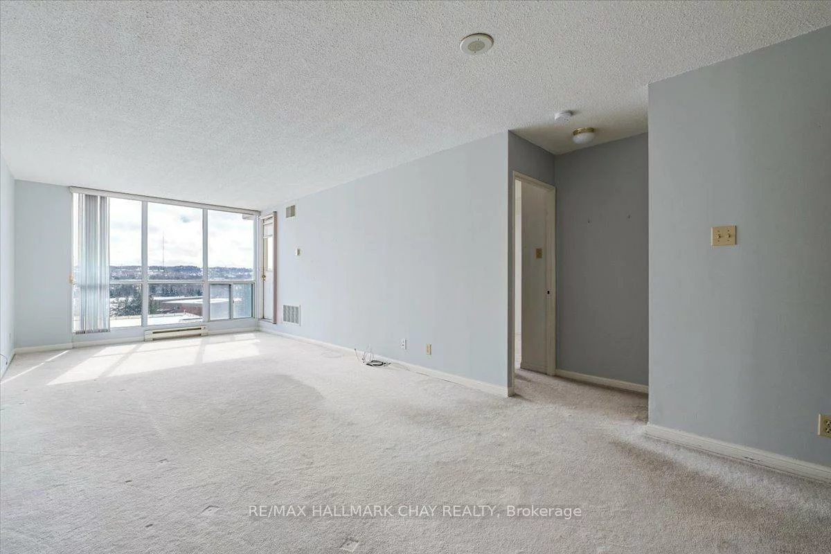 65, ELLEN, City Centre, Barrie