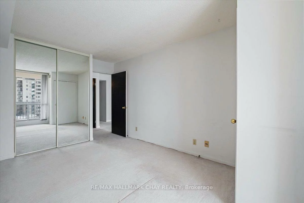 65, ELLEN, City Centre, Barrie