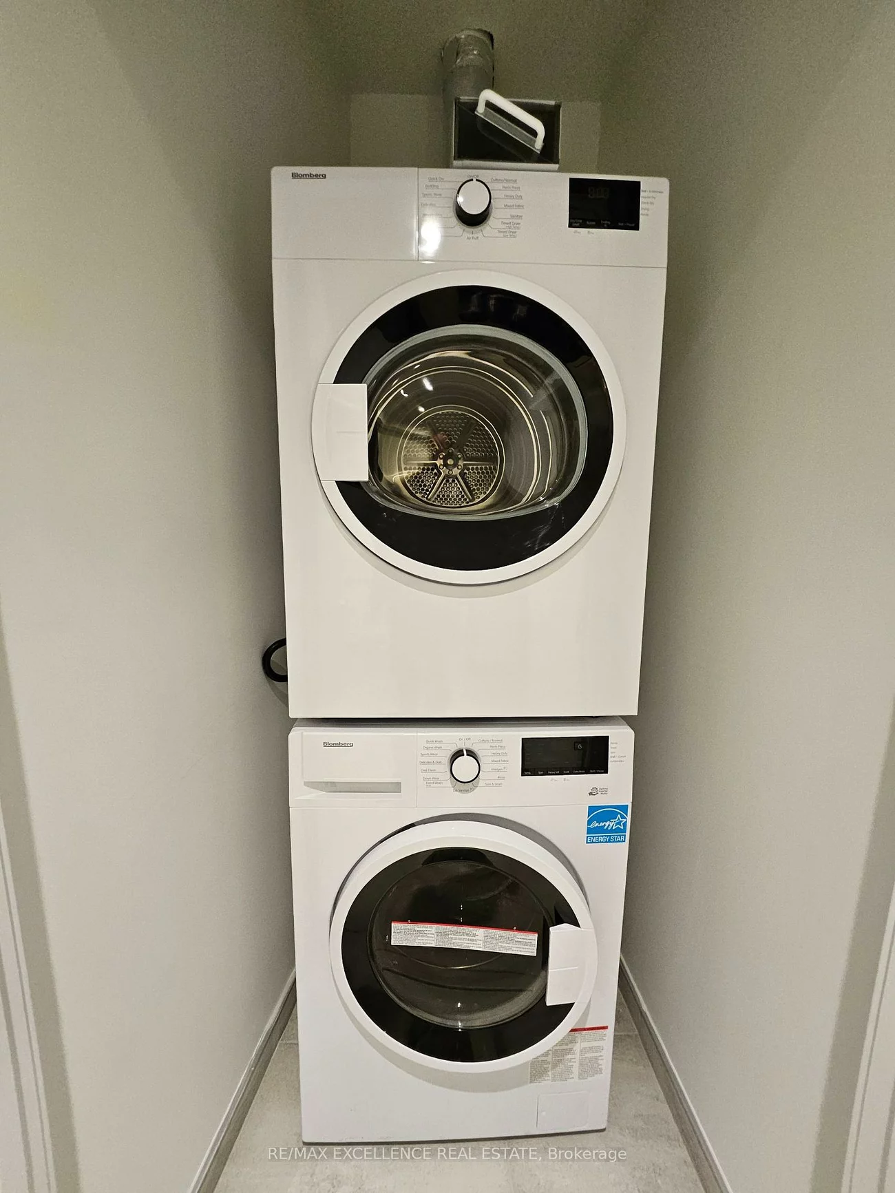 39, Mary, City Centre, Barrie