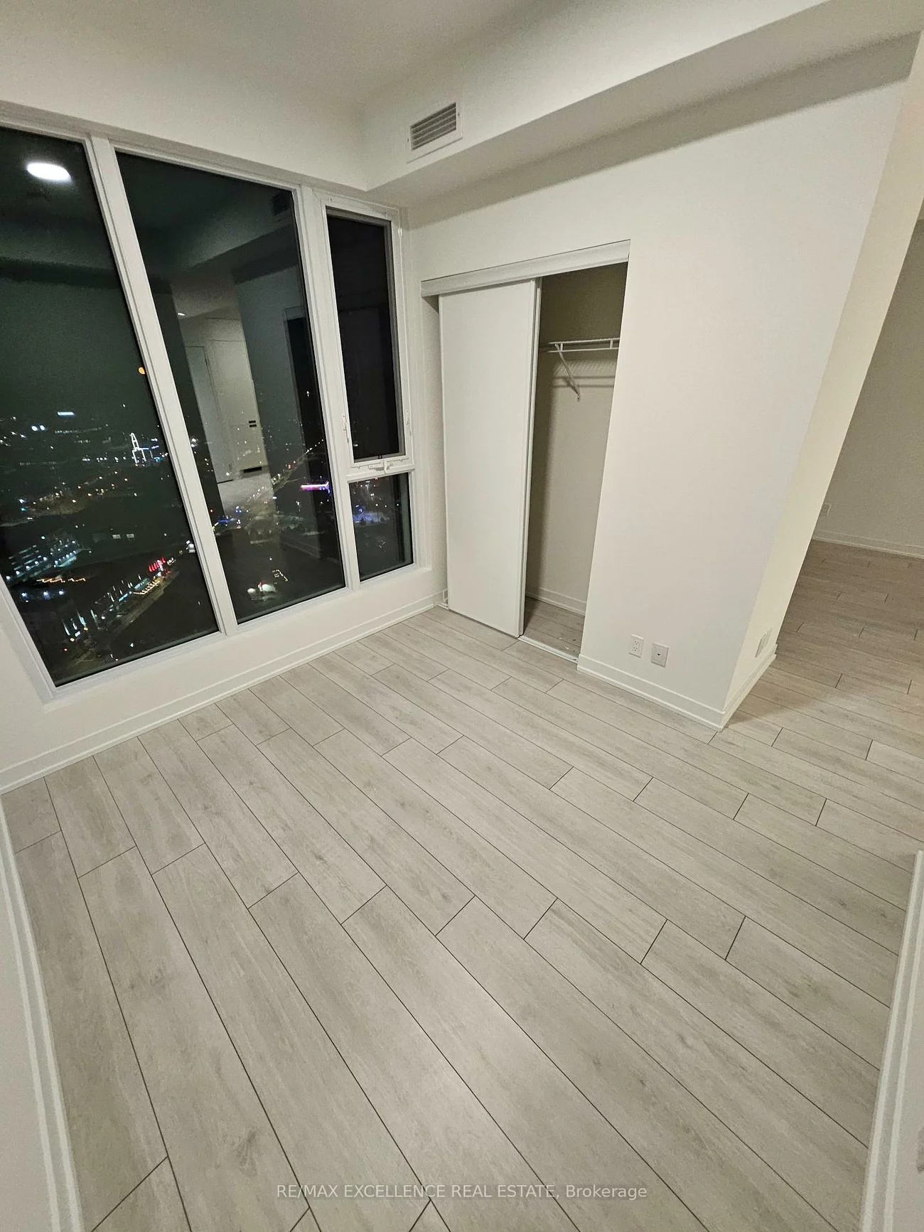 39, Mary, City Centre, Barrie