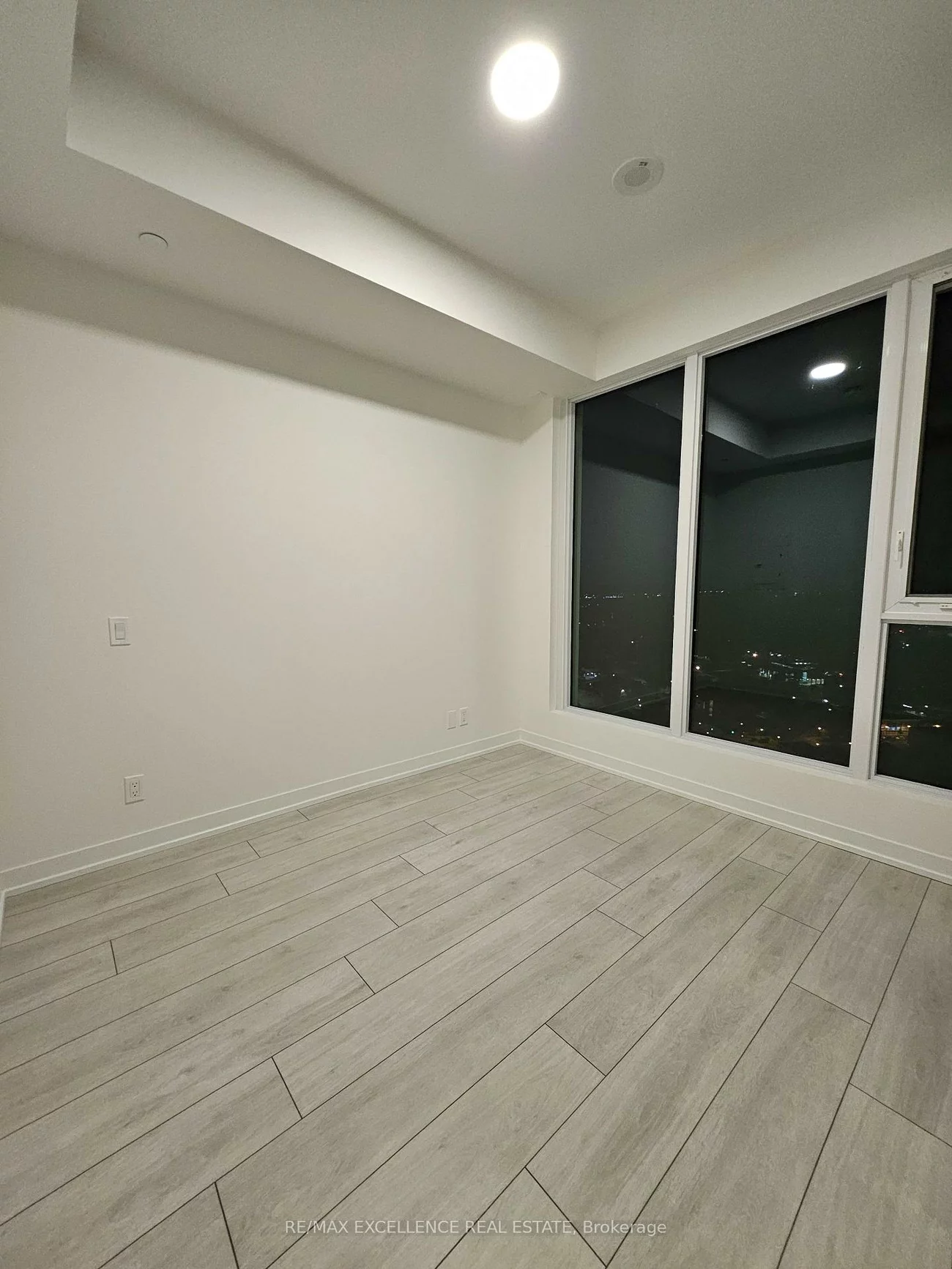 39, Mary, City Centre, Barrie