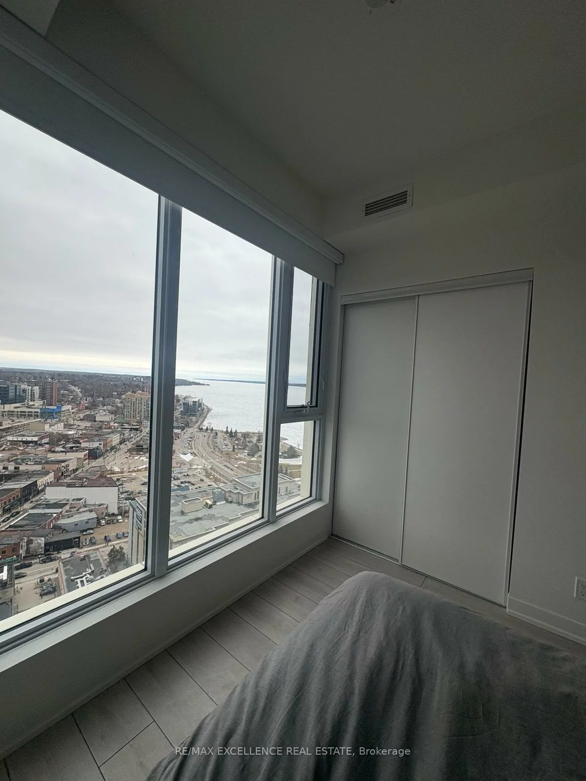 39, Mary, City Centre, Barrie