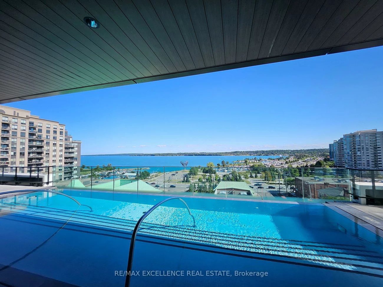 39, Mary, City Centre, Barrie