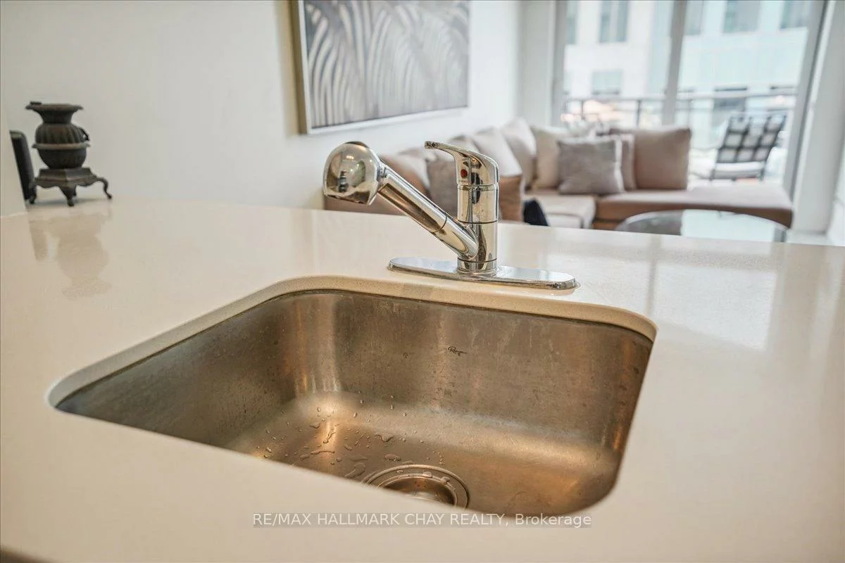 111, Worsley, City Centre, Barrie