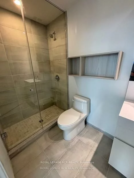 39, Mary, City Centre, Barrie