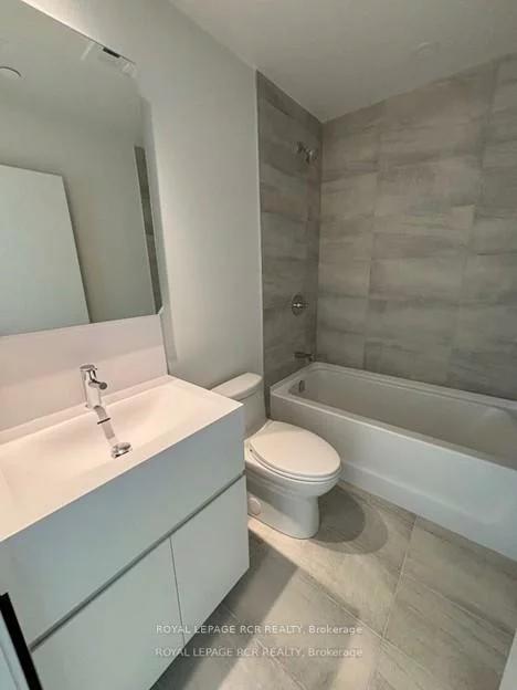 39, Mary, City Centre, Barrie