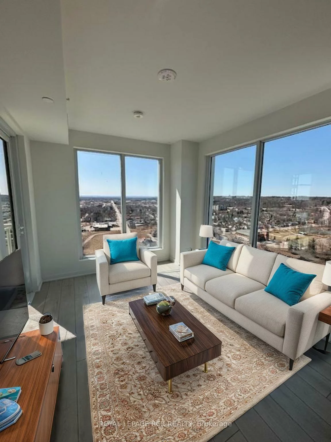 39, Mary, City Centre, Barrie