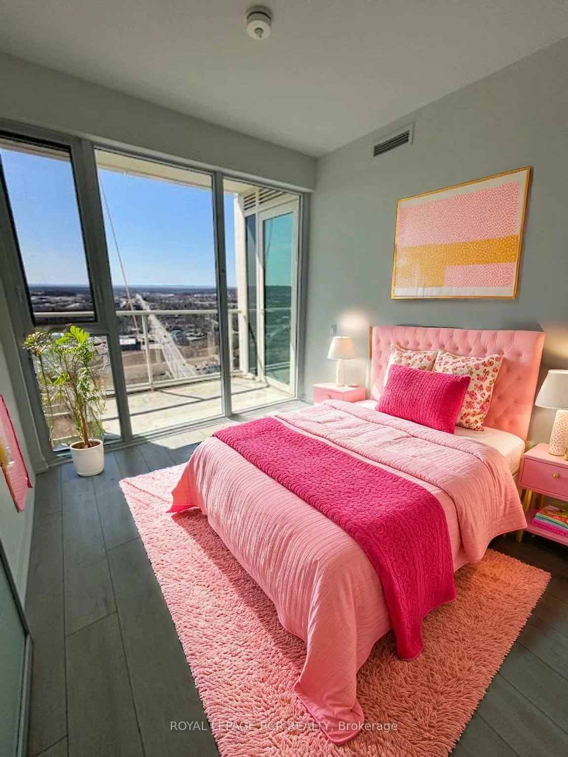 39, Mary, City Centre, Barrie