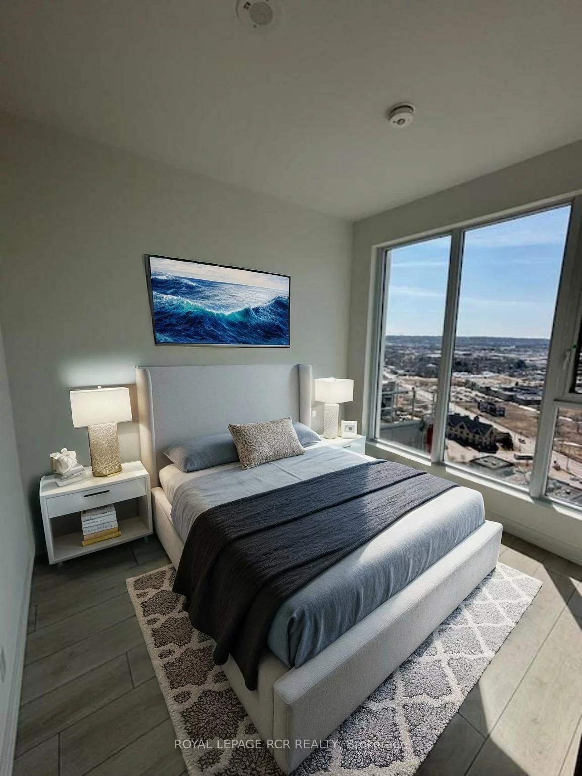 39, Mary, City Centre, Barrie