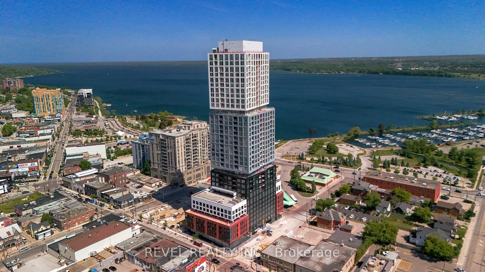 39, Mary, City Centre, Barrie