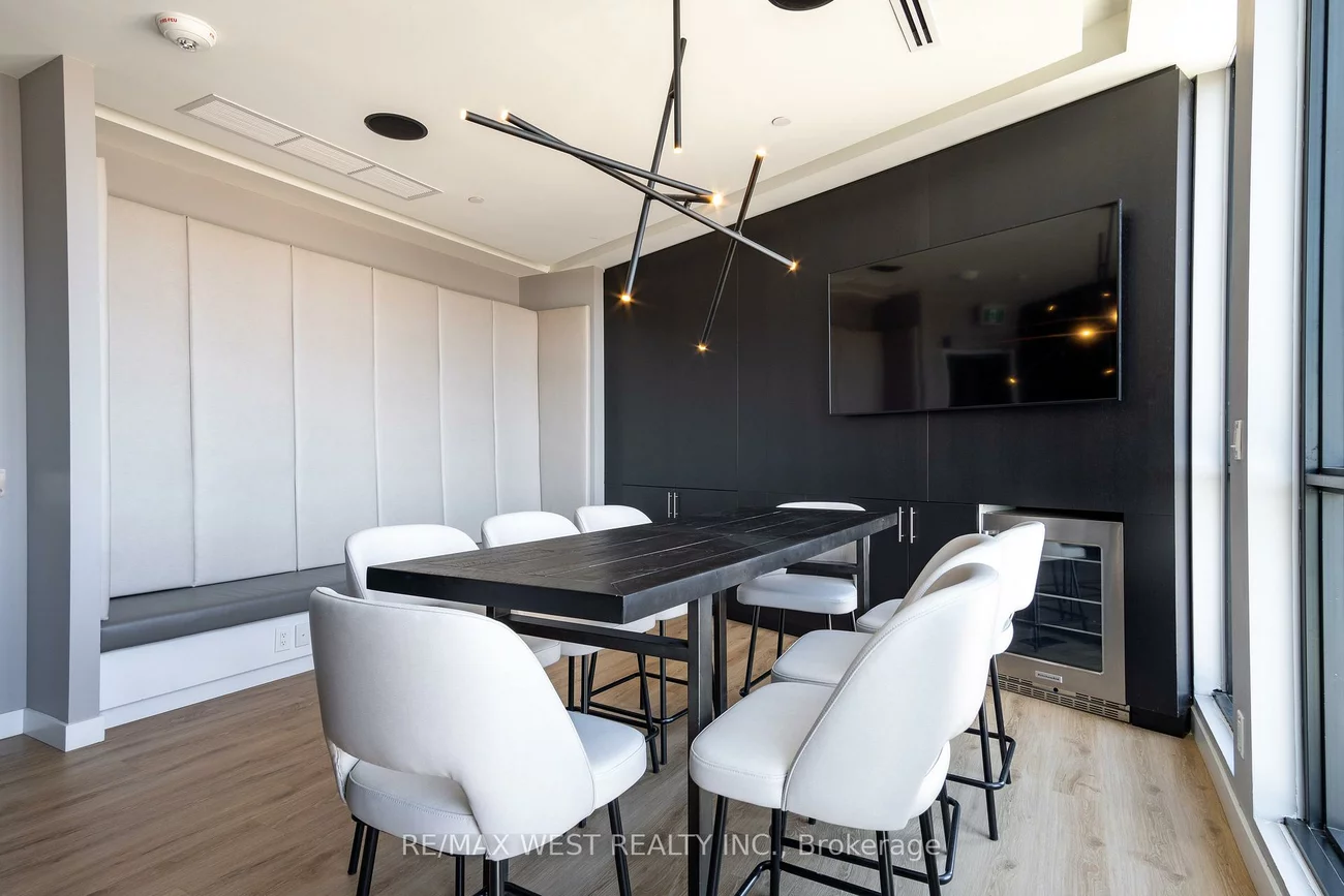 681, Yonge, Painswick South, Barrie