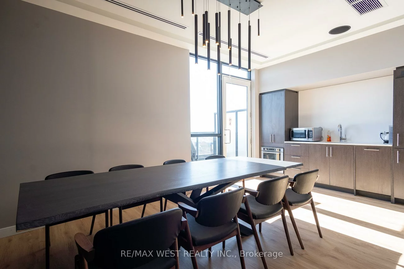 681, Yonge, Painswick South, Barrie