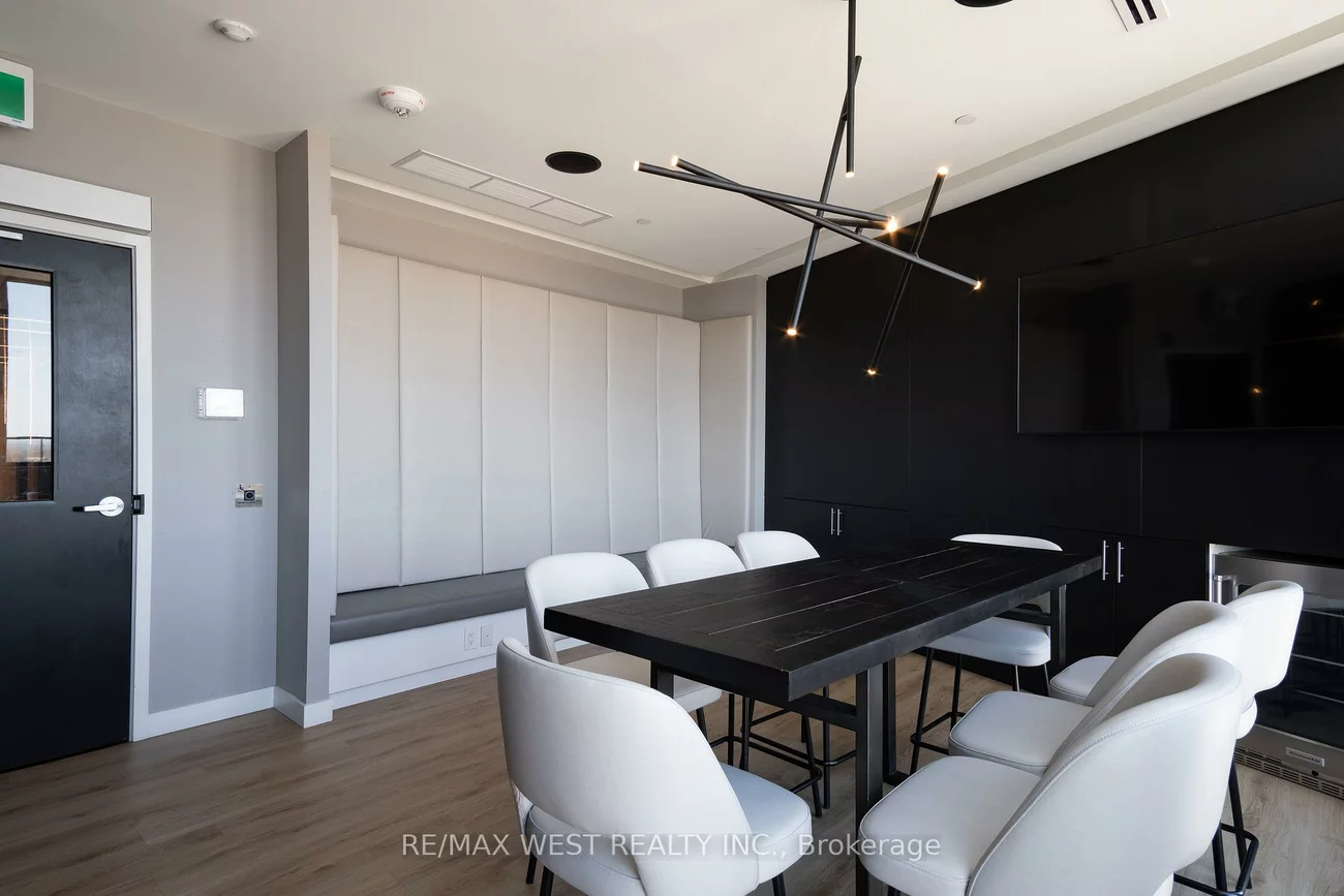 681, Yonge, Painswick South, Barrie