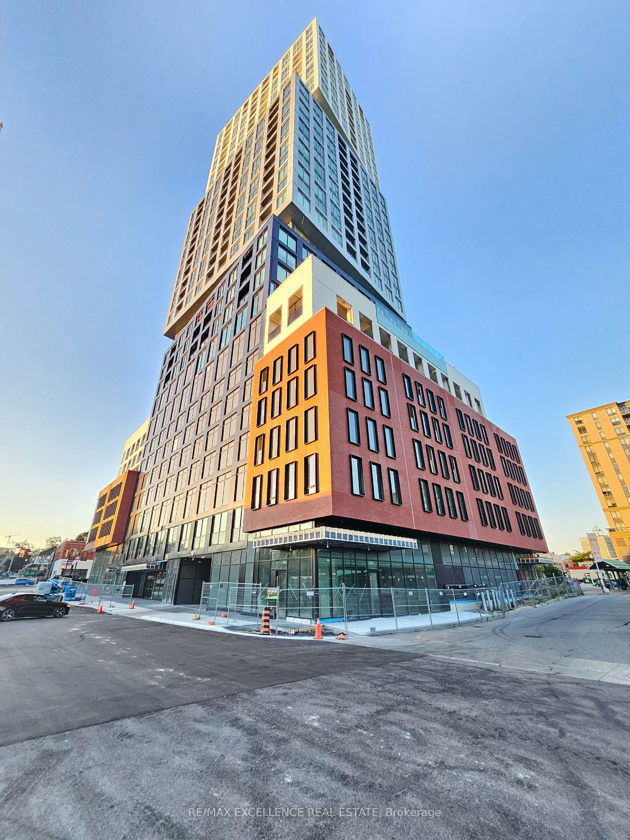 39, Mary, City Centre, Barrie