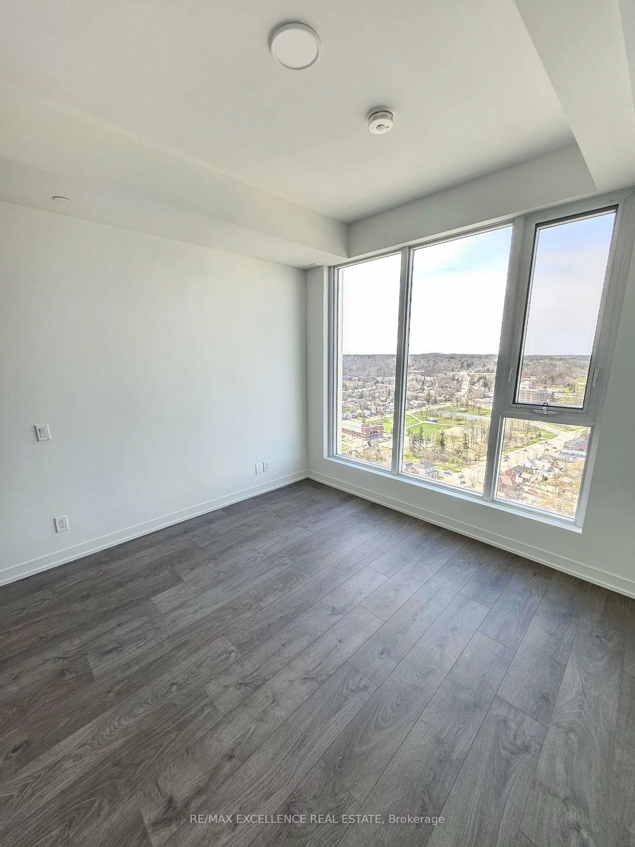 39, Mary, City Centre, Barrie