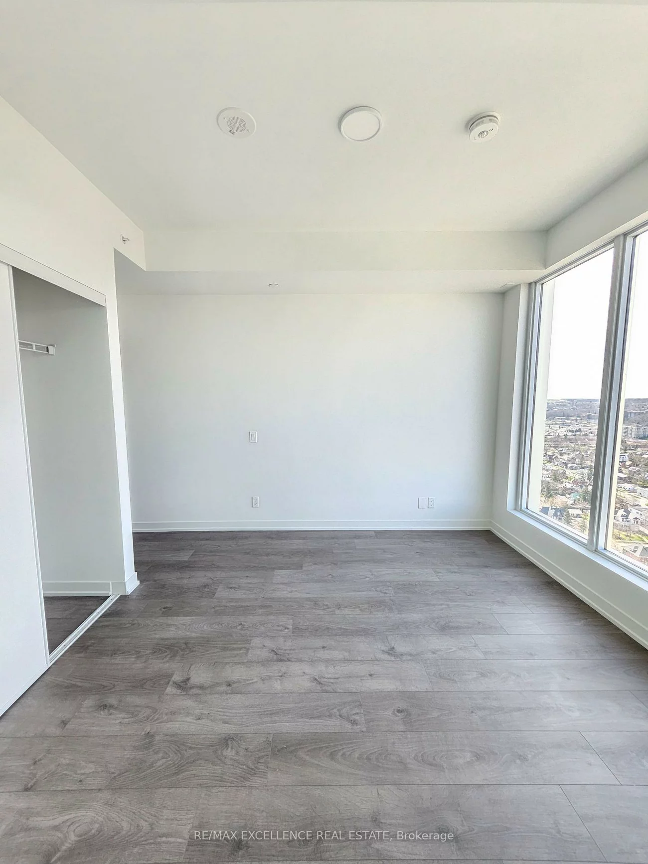 39, Mary, City Centre, Barrie