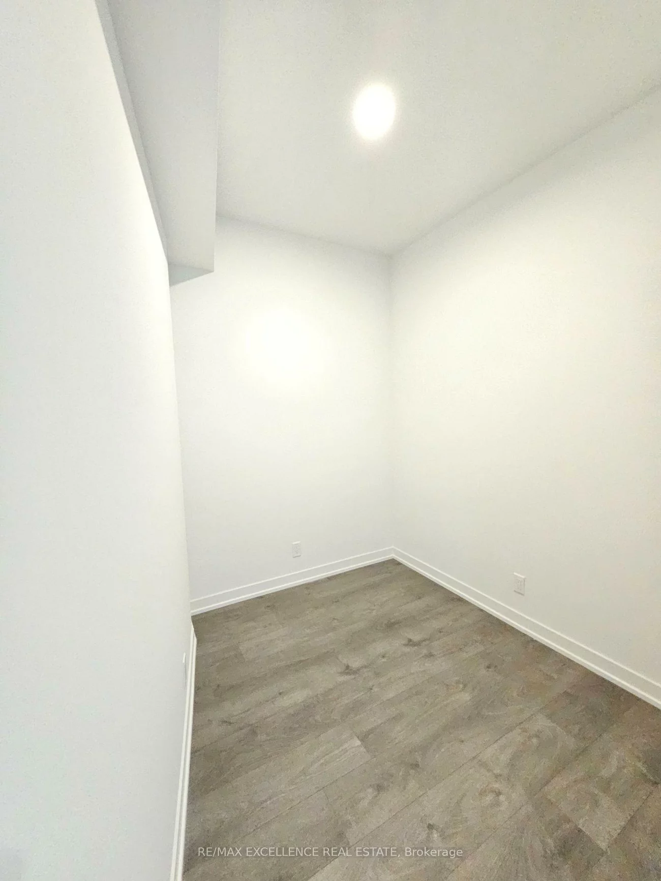 39, Mary, City Centre, Barrie