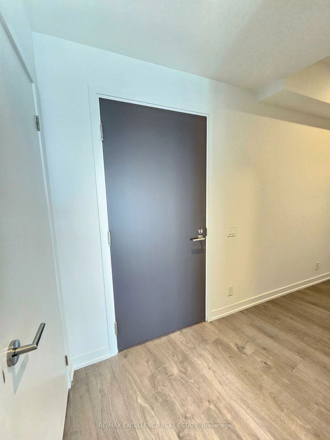 39, Mary, City Centre, Barrie