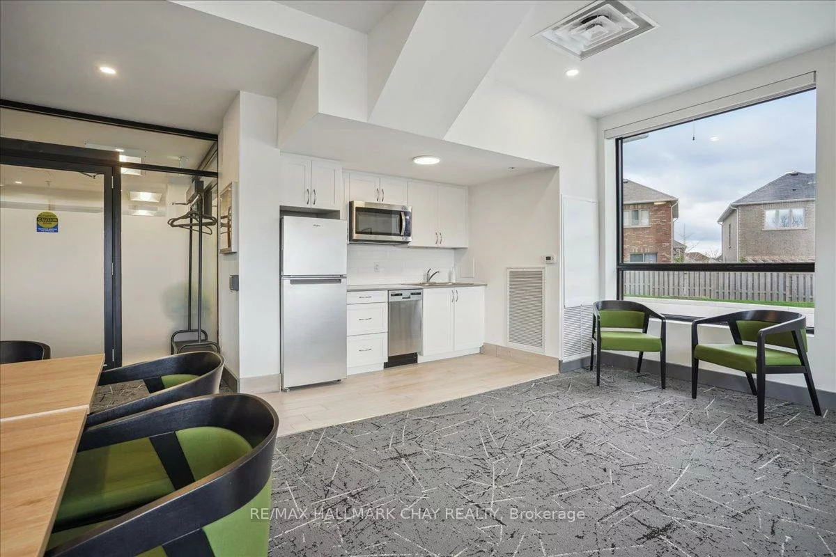 30, Hanmer, West Bayfield, Barrie