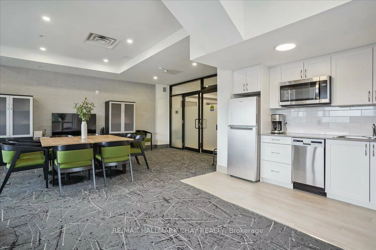 30, Hanmer, West Bayfield, Barrie