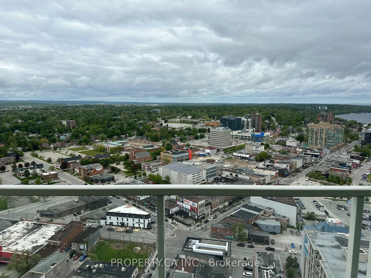 39, Mary, City Centre, Barrie