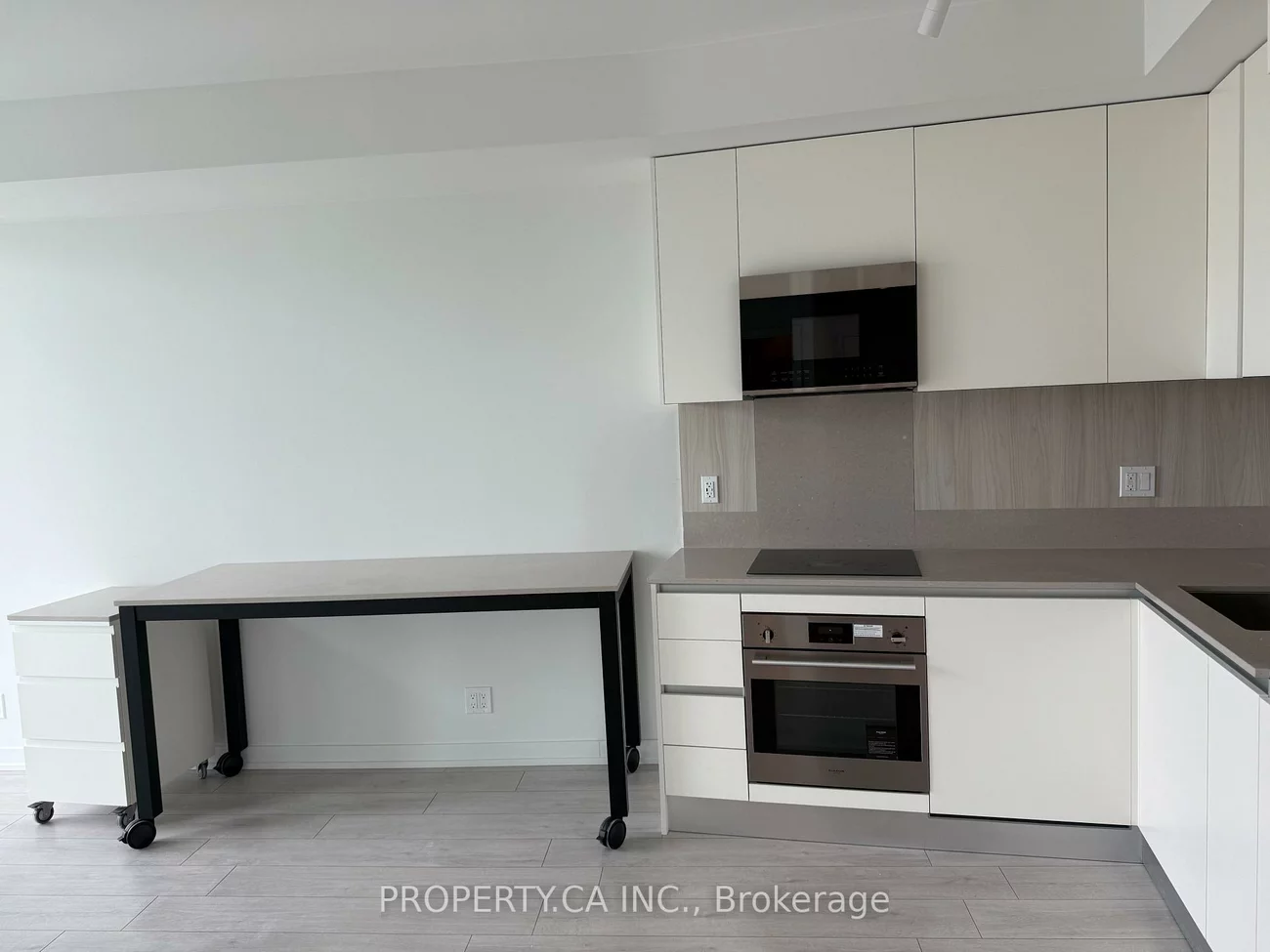 39, Mary, City Centre, Barrie