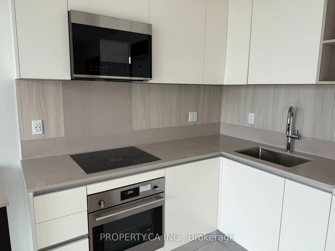 39, Mary, City Centre, Barrie