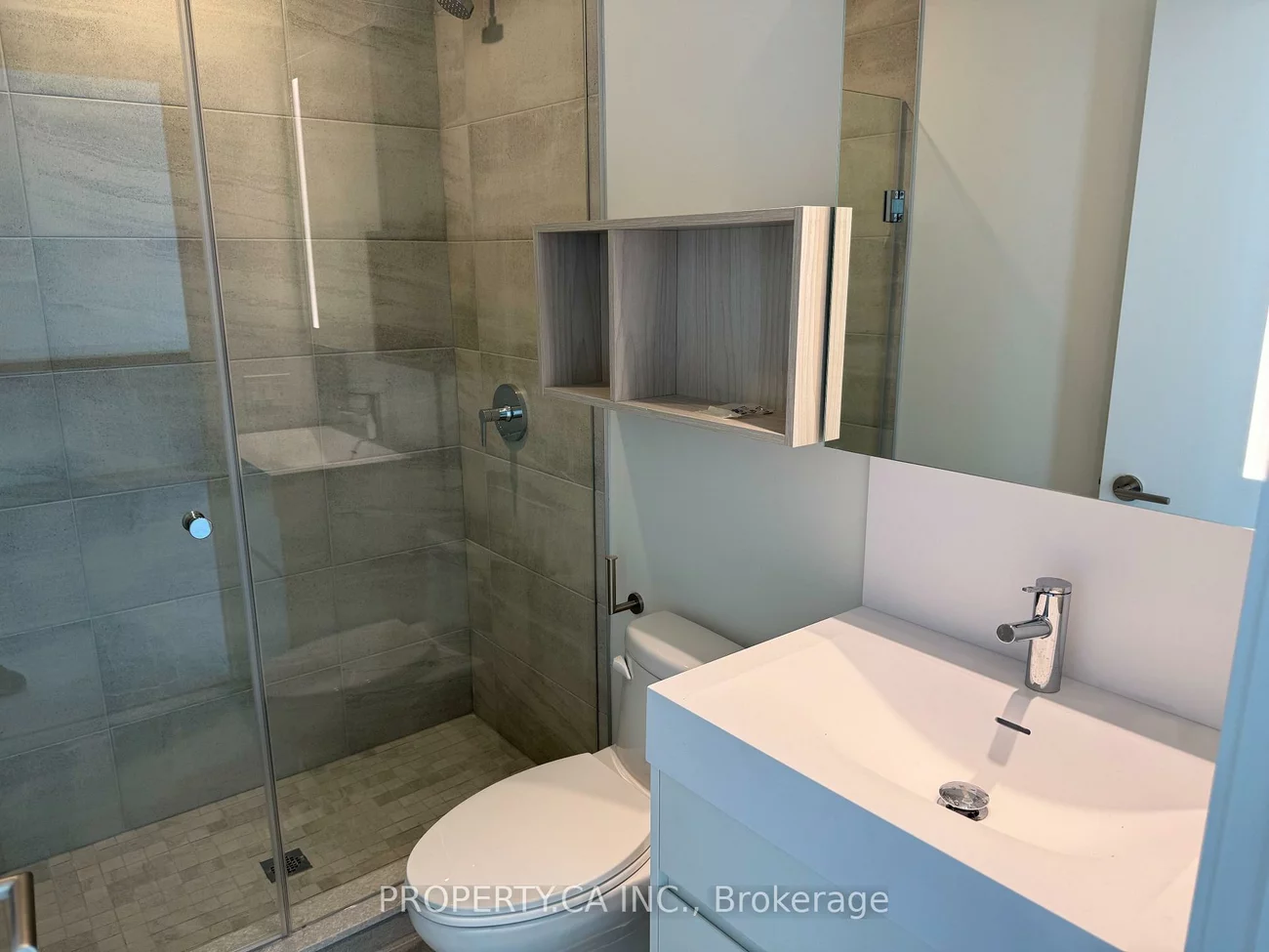 39, Mary, City Centre, Barrie