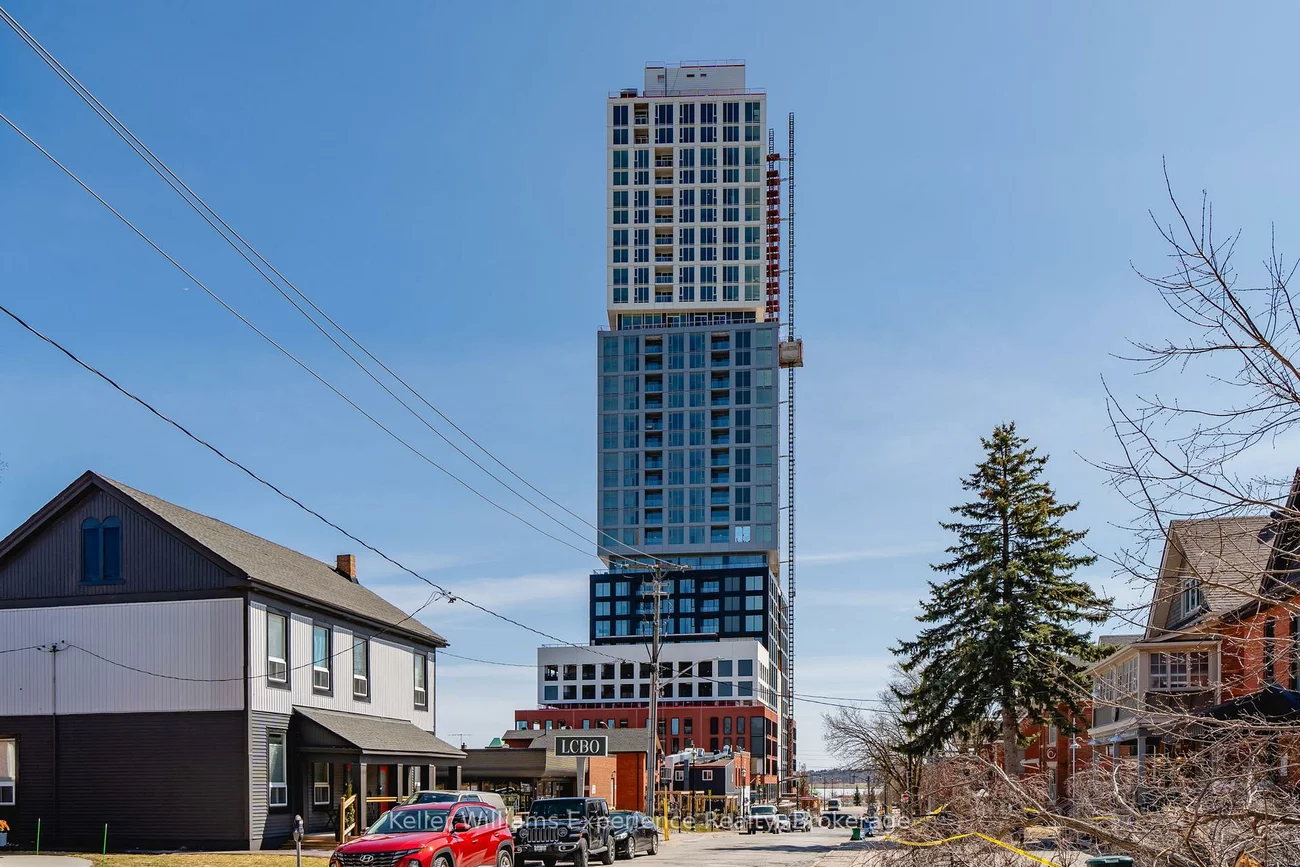 39, Mary, City Centre, Barrie