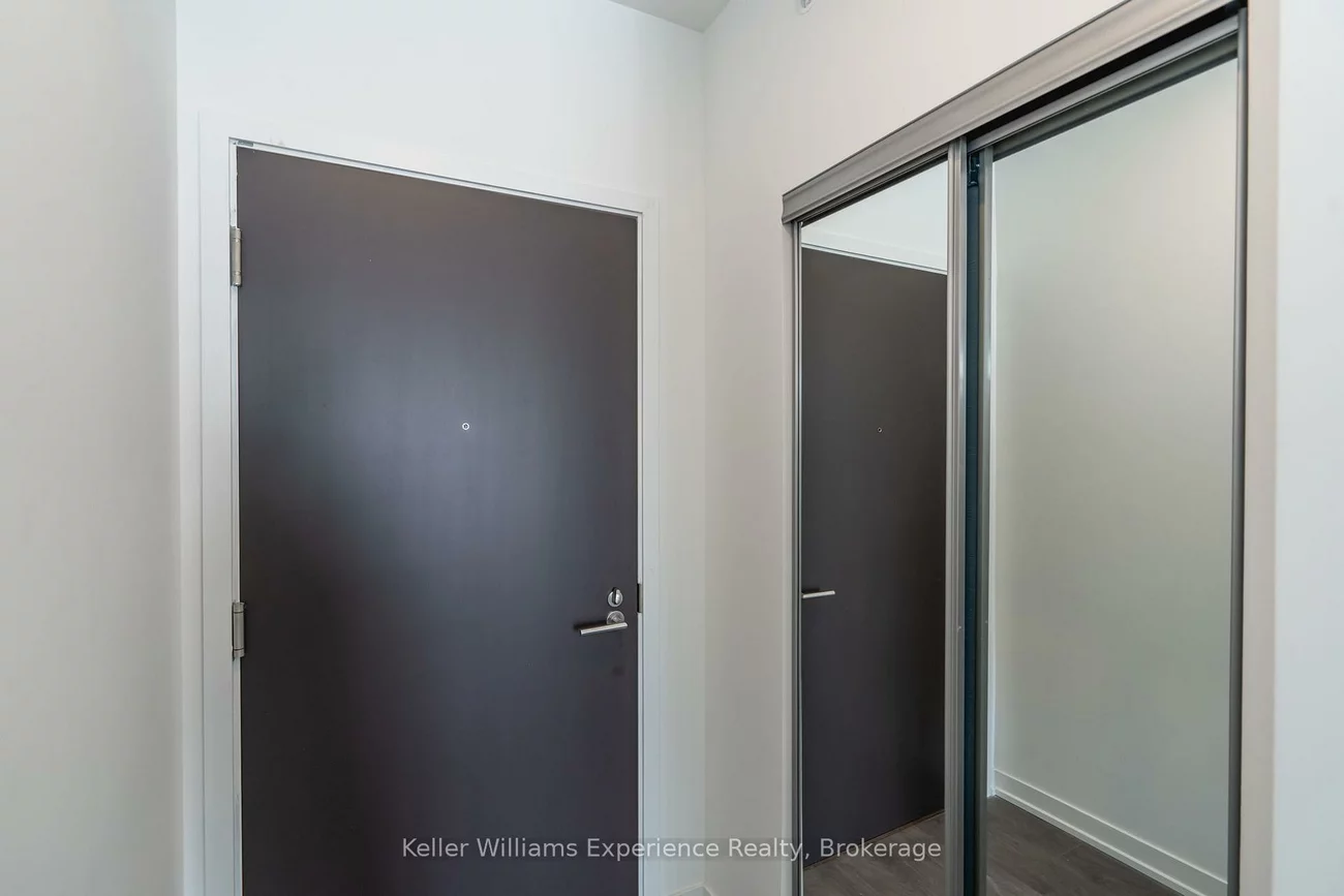 39, Mary, City Centre, Barrie