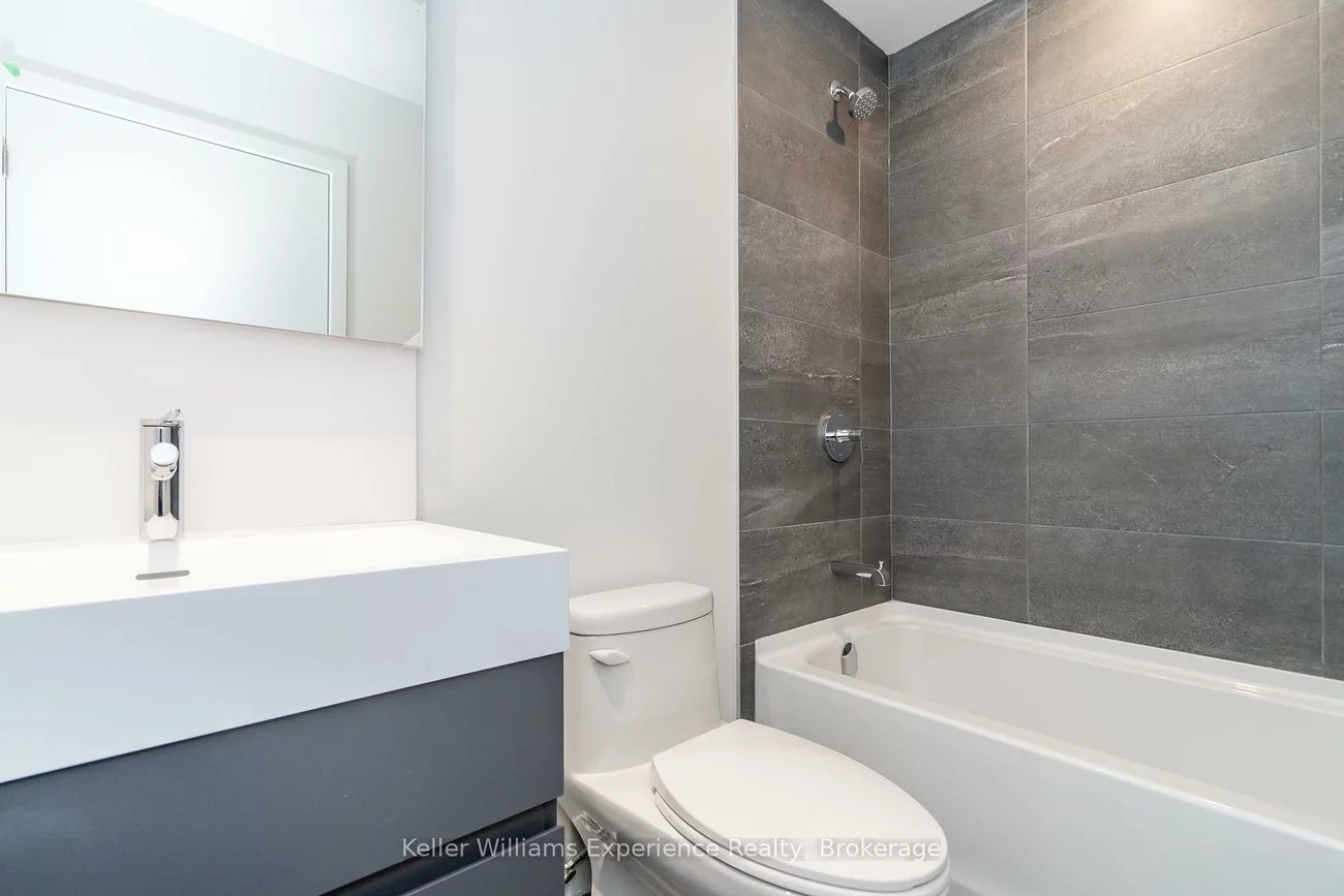 39, Mary, City Centre, Barrie