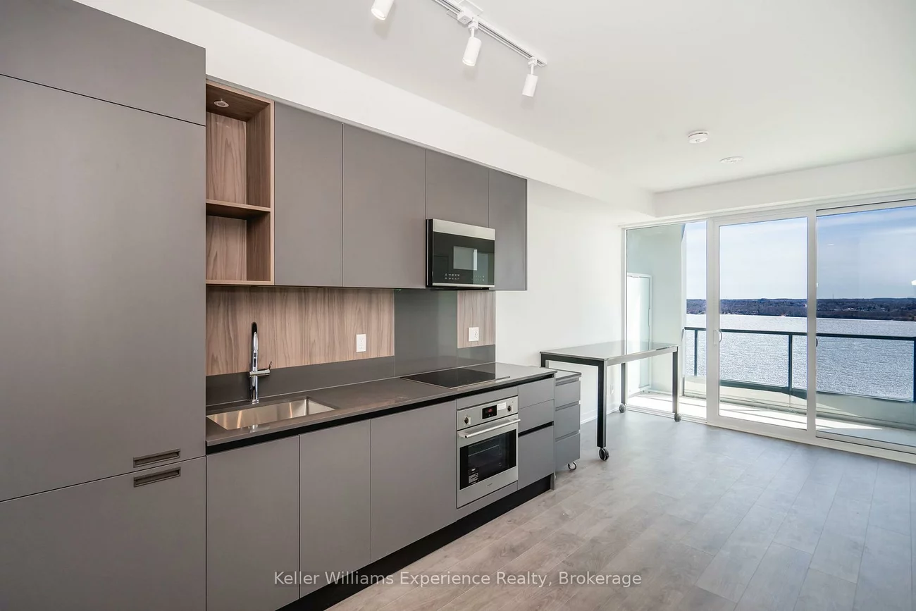 39, Mary, City Centre, Barrie