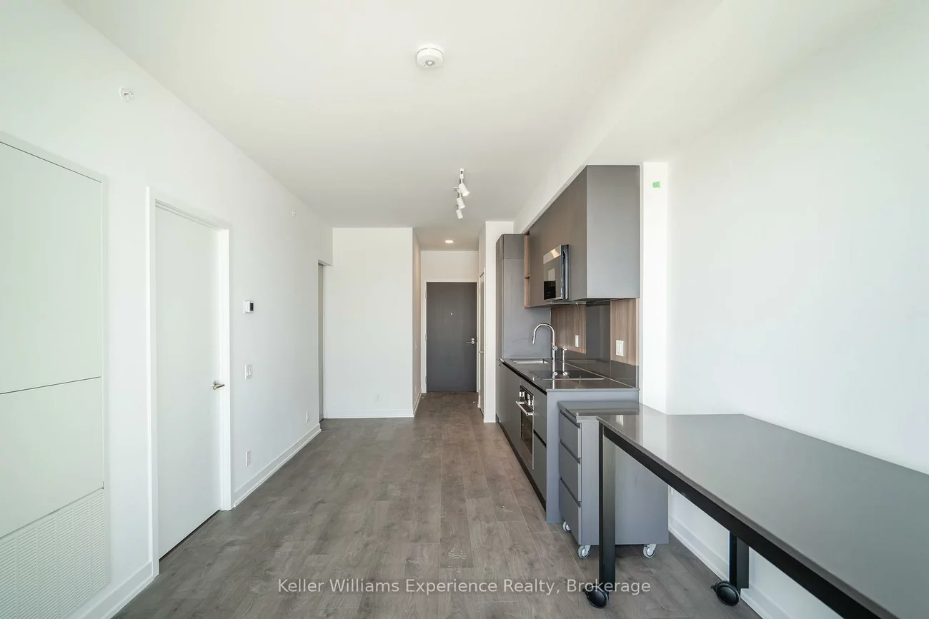 39, Mary, City Centre, Barrie