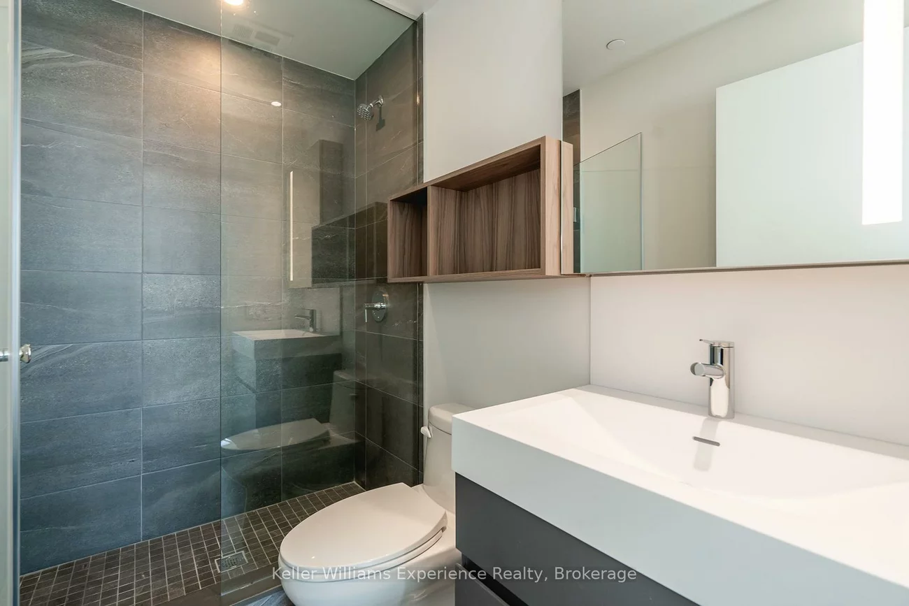 39, Mary, City Centre, Barrie