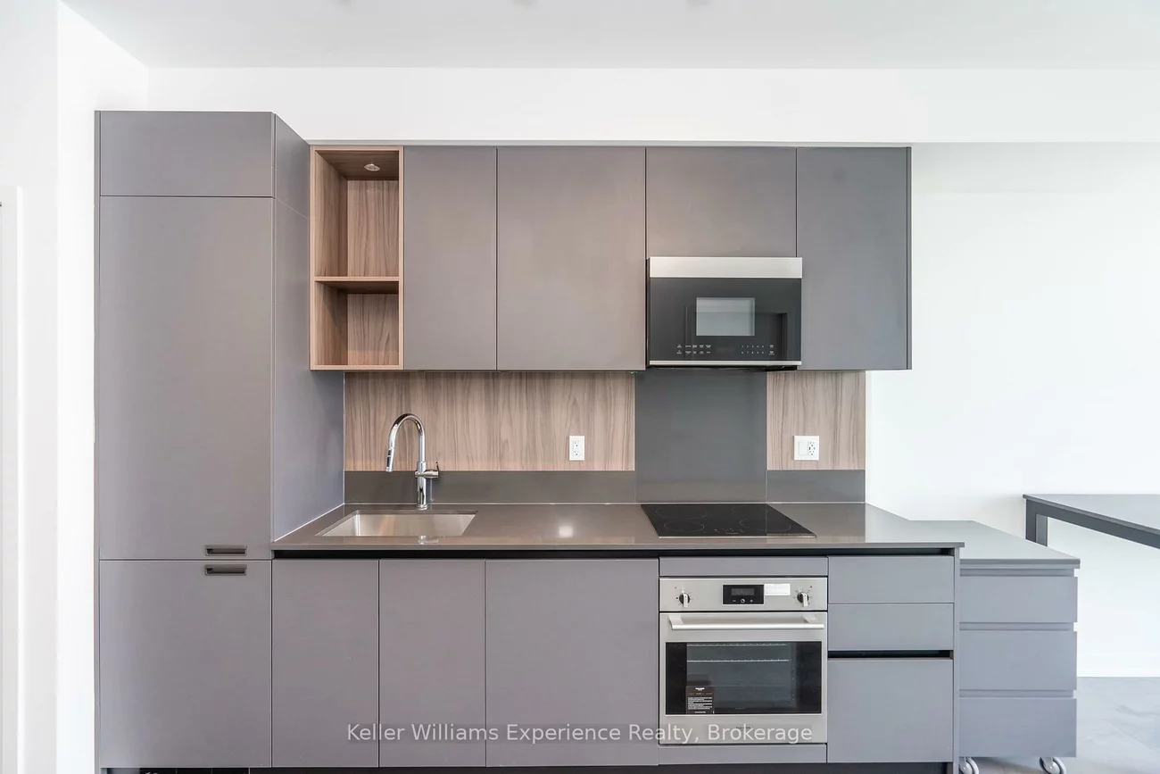 39, Mary, City Centre, Barrie