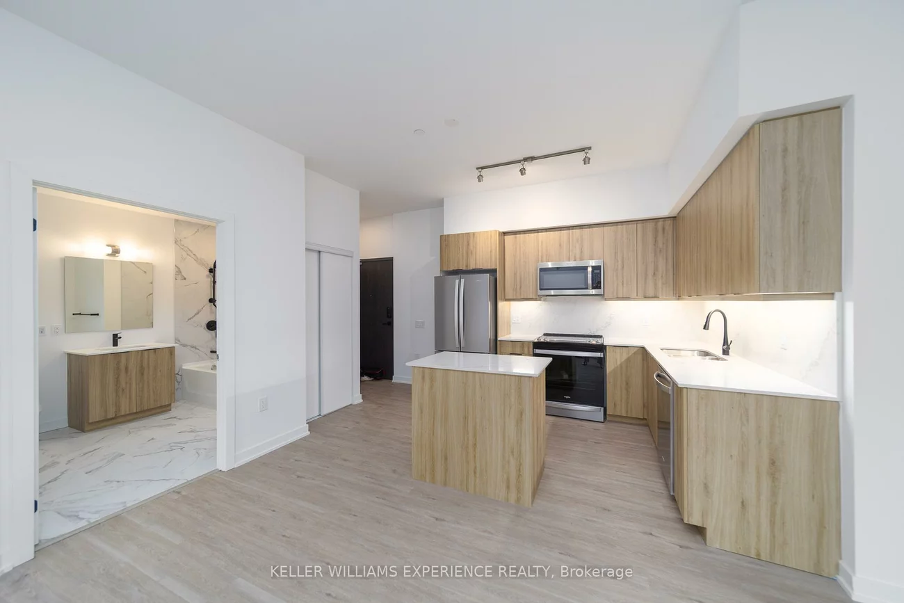 56, Lakeside, Little Lake, Barrie