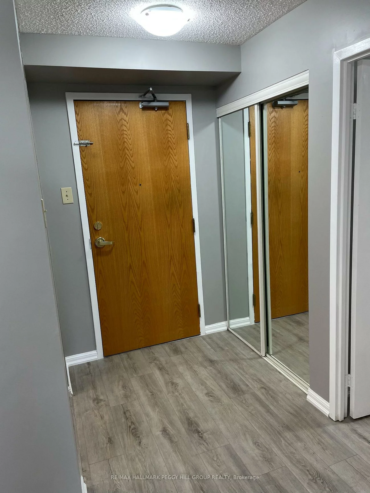 75, Ellen, City Centre, Barrie