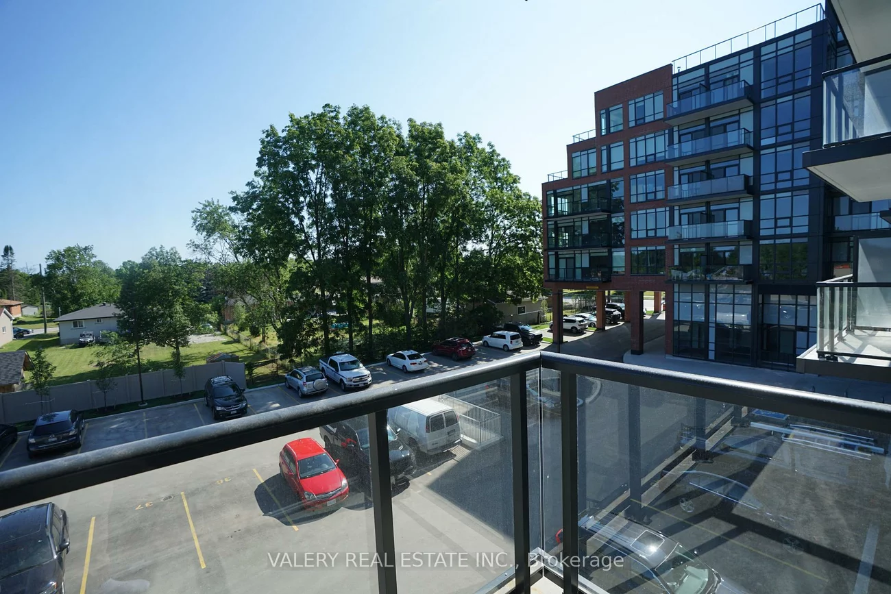 681, Yonge, Painswick South, Barrie