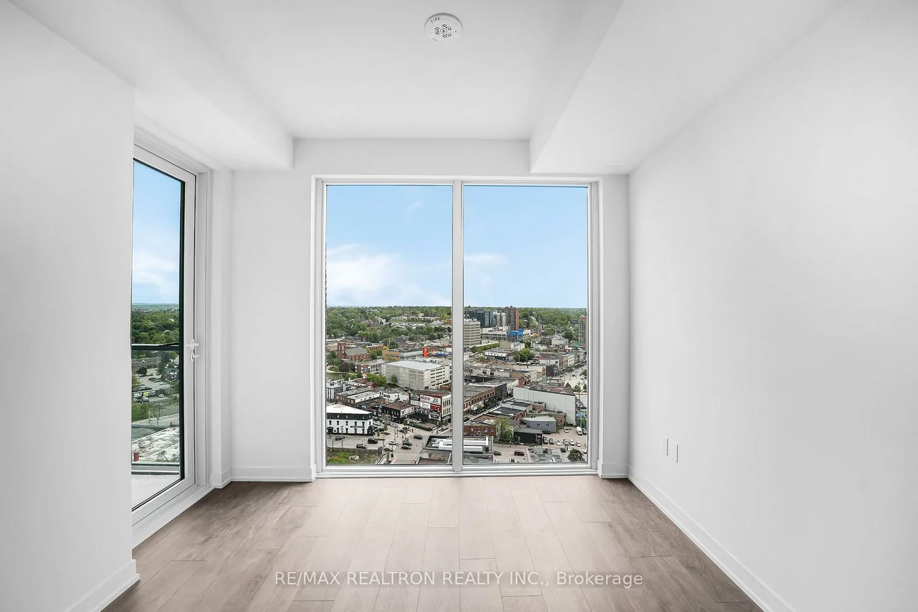 39, Mary, City Centre, Barrie