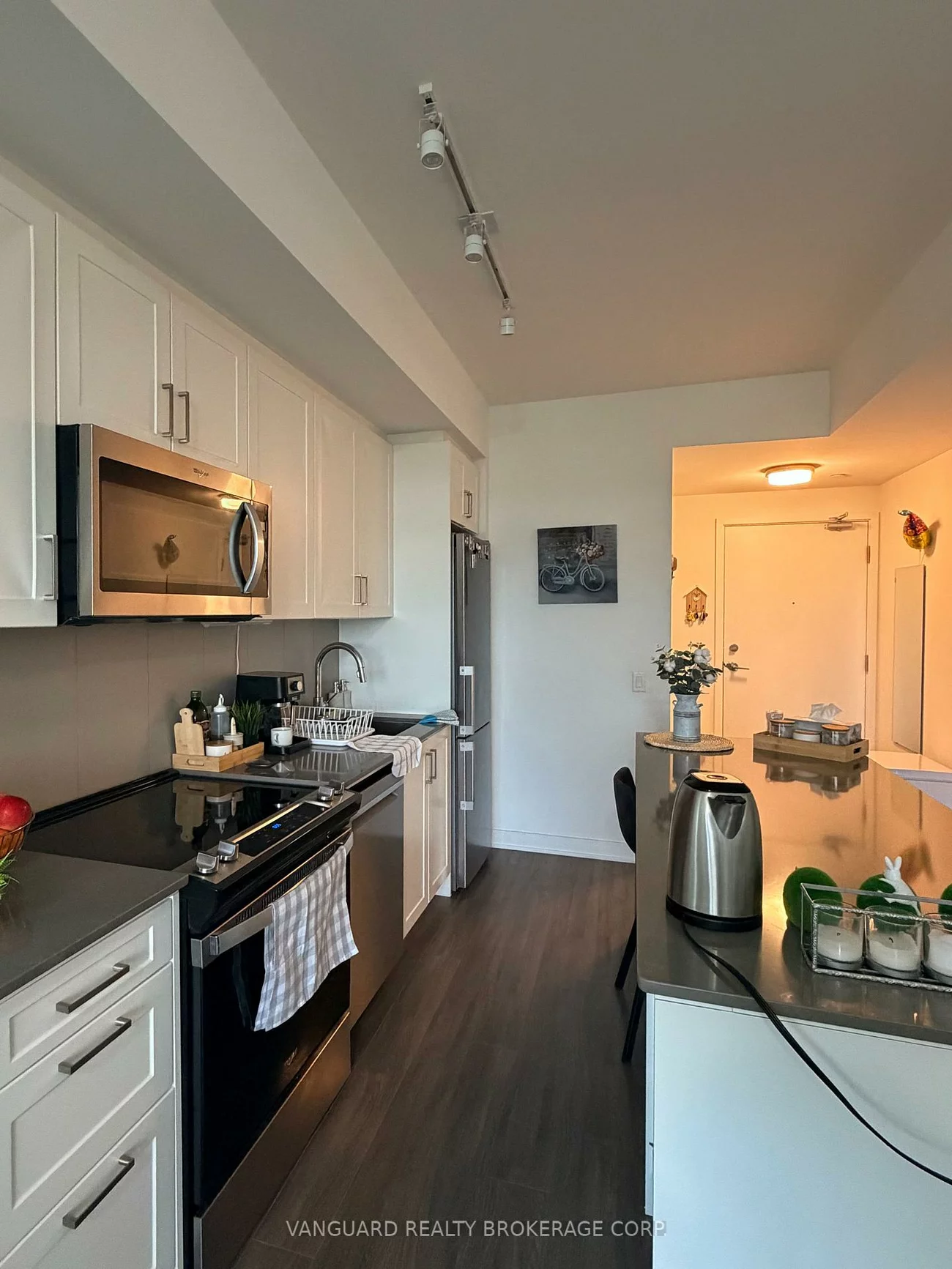 681, Yonge, Painswick South, Barrie