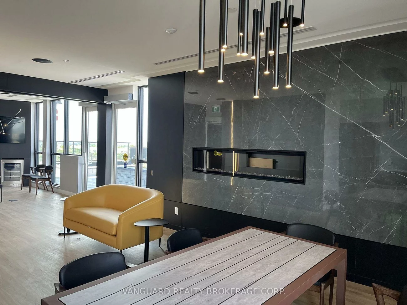 681, Yonge, Painswick South, Barrie
