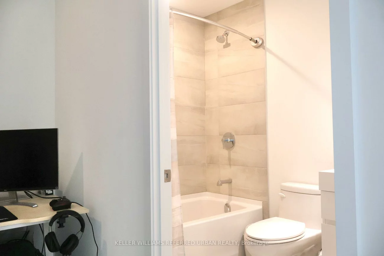 39, Mary, City Centre, Barrie