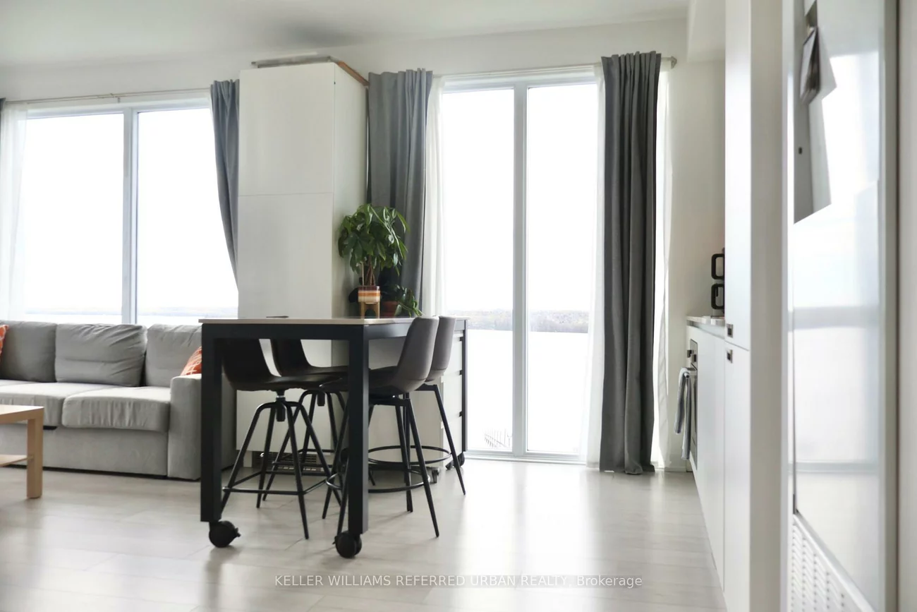 39, Mary, City Centre, Barrie