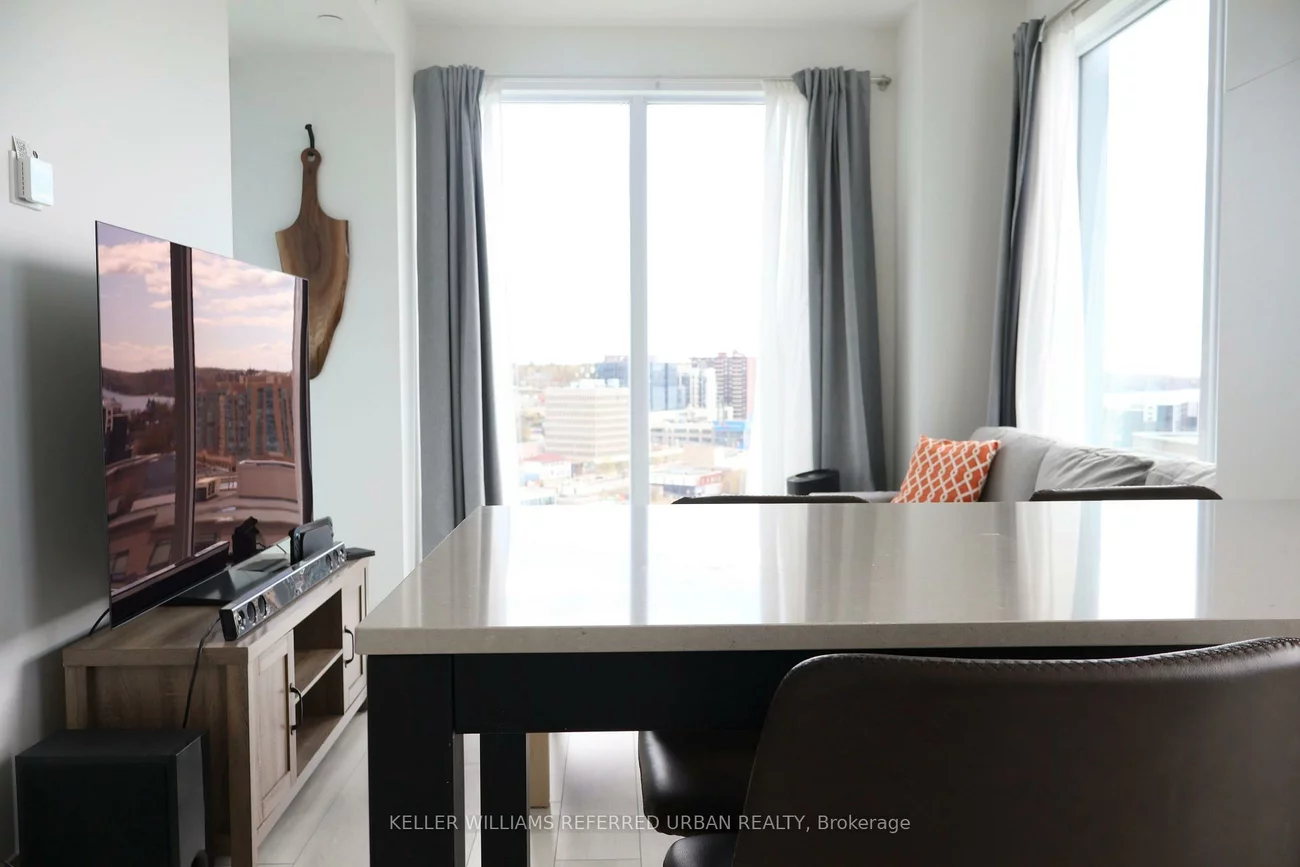 39, Mary, City Centre, Barrie