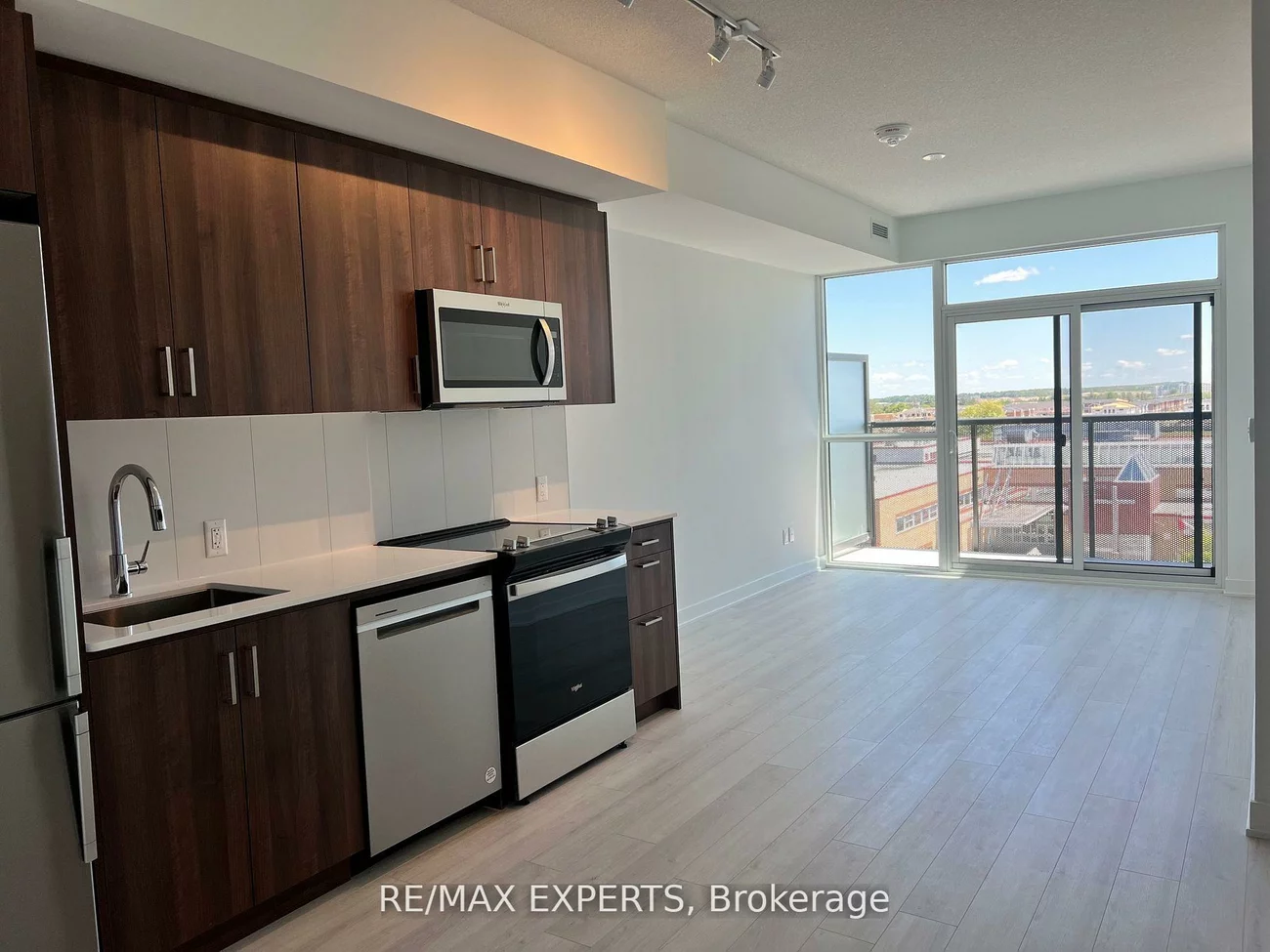 681, Yonge, Painswick South, Barrie