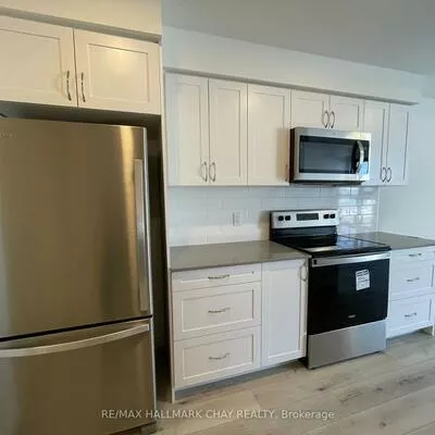 30, Hanmer, West Bayfield, Barrie